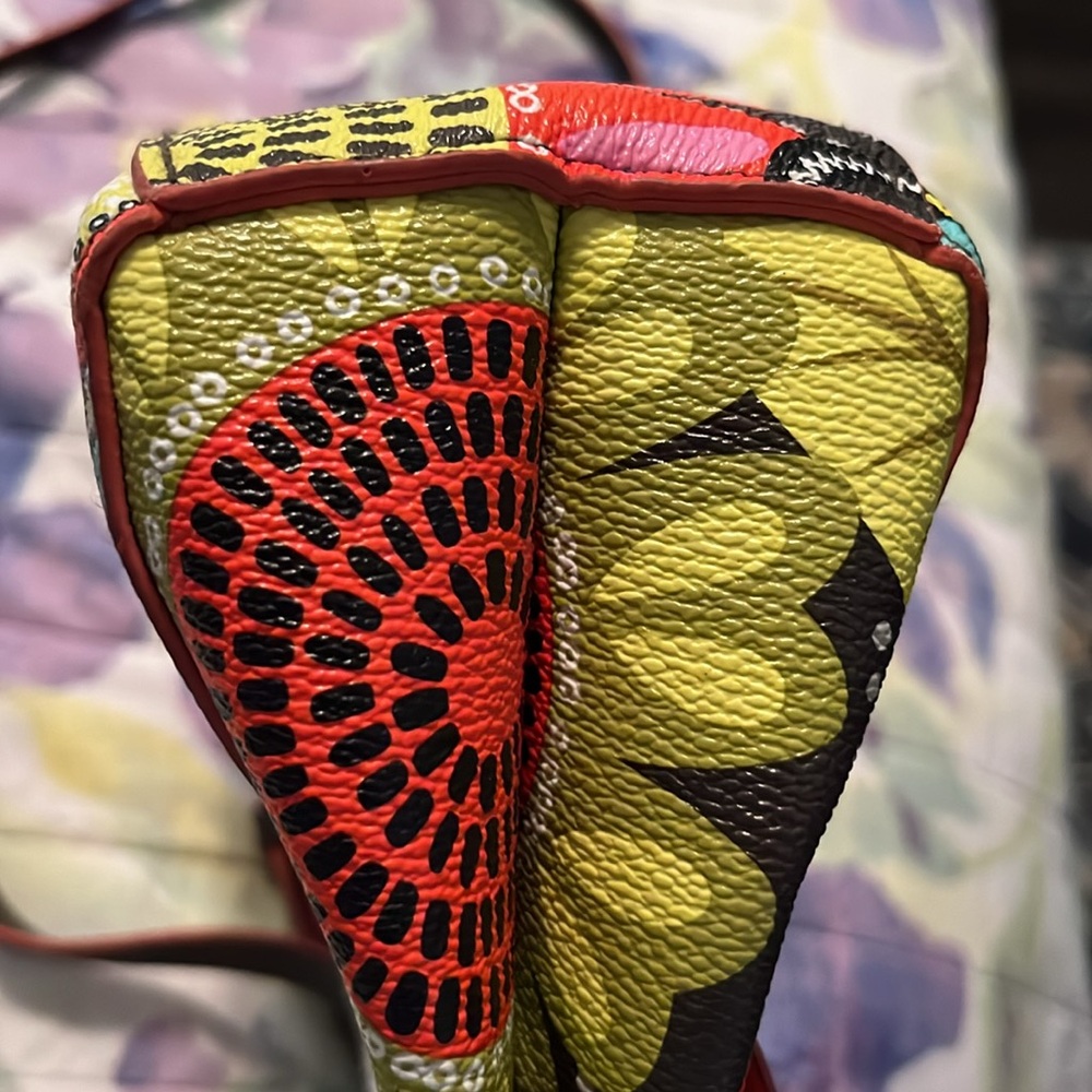 Vera Bradley Crossbody - Picture 3 of 8